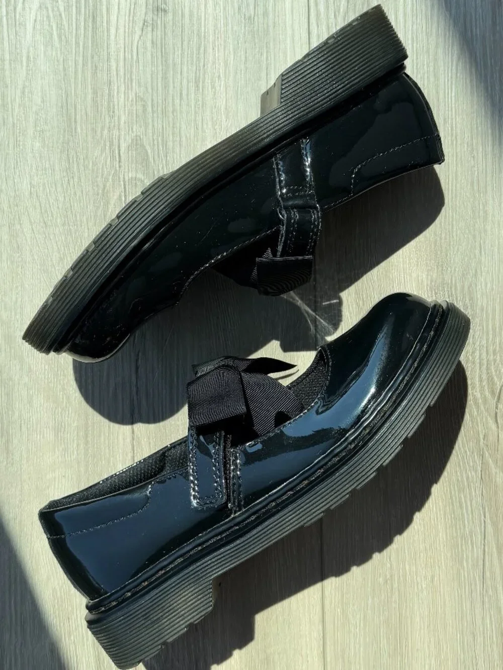 Dr. Martens Maccy II Patent Leather Mary Jane – Big Kids US 2